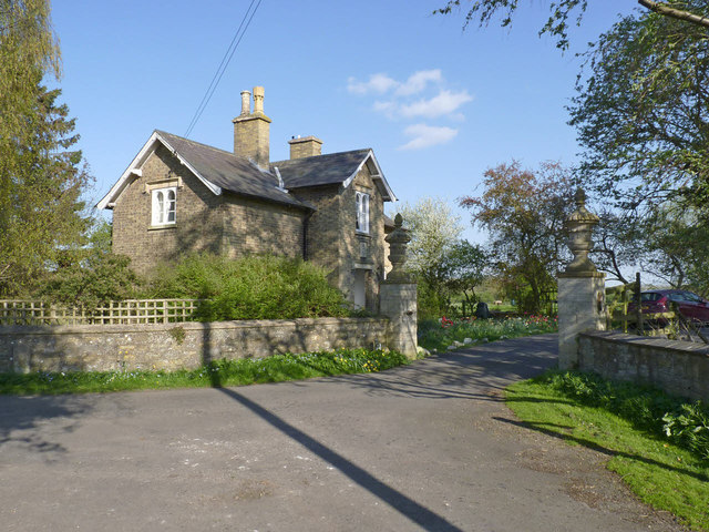 Staunton Hall Lodge and gates