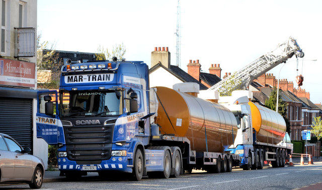 Fuel tank delivery, Strandtown, Belfast - April 2014(1)