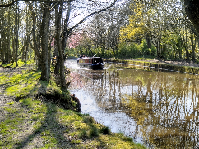 Leeds and Liverpool Canal South of Arley Bridge