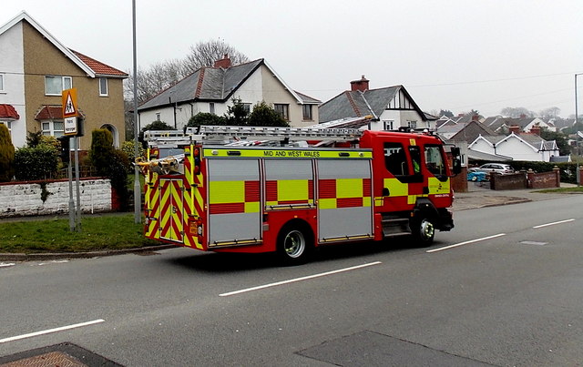 Swansea Central fire engine heads towards Neath