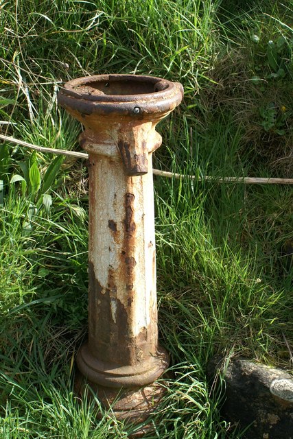Disused drinking fountain, South Cliff Gardens
