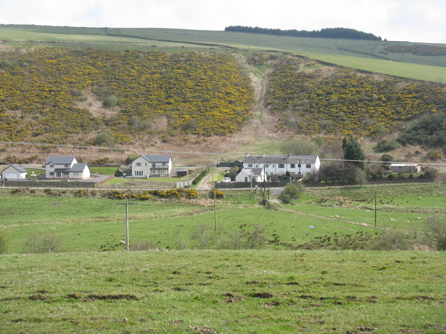 Stagebank cottages on the A7