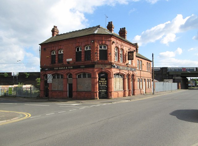 The Eagle & Tun (1), 52-54 Banbury... © P L Chadwick cc-by-sa/2.0 ...