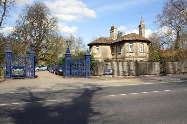 Entrance to Headington Hill Park from Headington Road