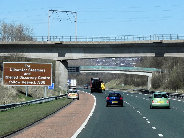 Rail and Foot Bridges over the M6 near Clifton