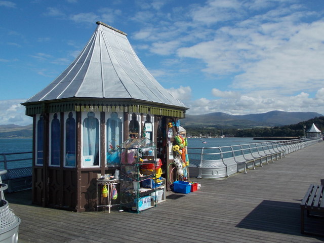 Bangor: gift shop on the pier