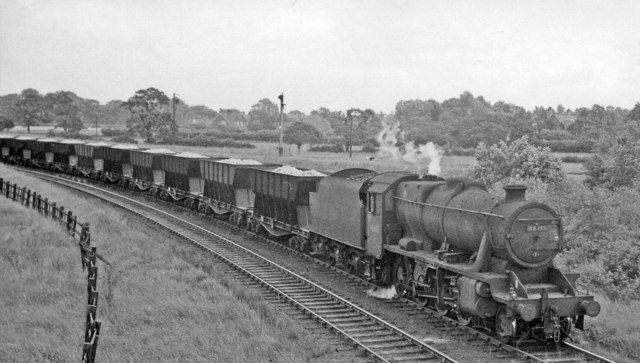 Limestone train from Tunstead to ICI... © Ben Brooksbank cc-by-sa/2.0 ...