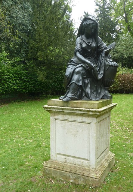 Wrest Park  - Statue in Duchess's Square