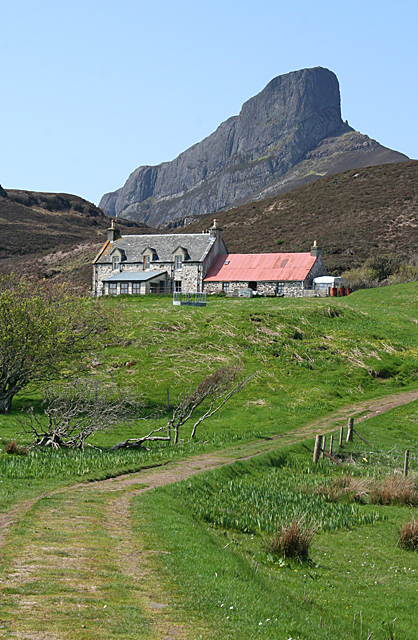 Galmisdale House and An Sgùrr