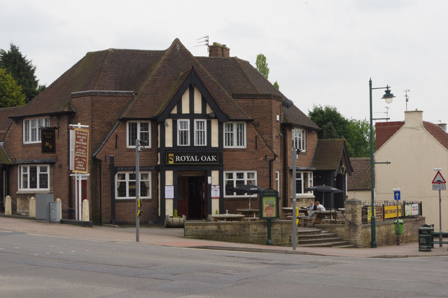 The Royal Oak, Edwinstowe © Stephen McKay :: Geograph Britain and Ireland