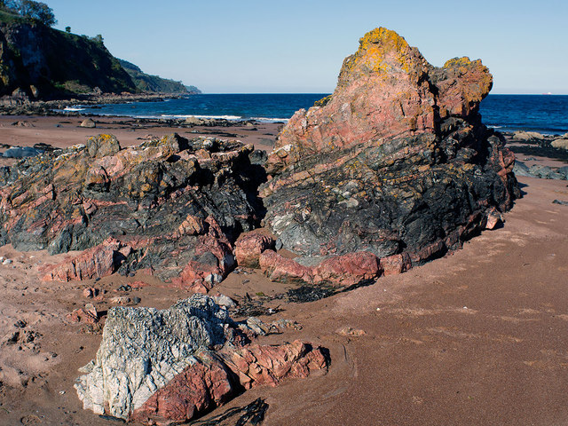 Multi-coloured rocks near Scart Craig