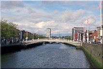 O1534 : Ha'penny Bridge over the River Liffey, Dublin by Kevin Williams