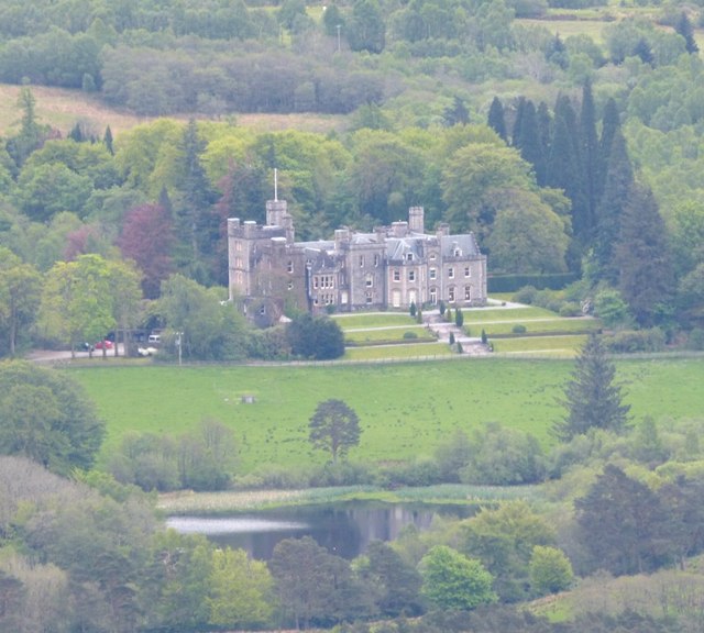 Inverlochy Castle Hotel from Meall Bhanabhie