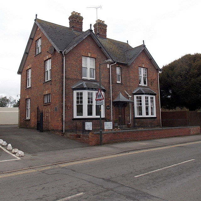 Yew Tree House, Berkeley © Jaggery :: Geograph Britain and Ireland