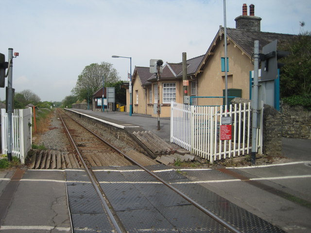 Manorbier railway station, Pembrokeshire © Nigel Thompson :: Geograph ...