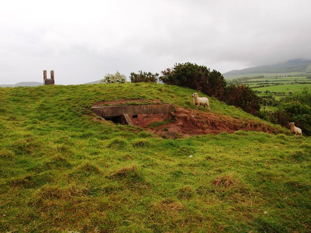 Bunker, Near Dinas