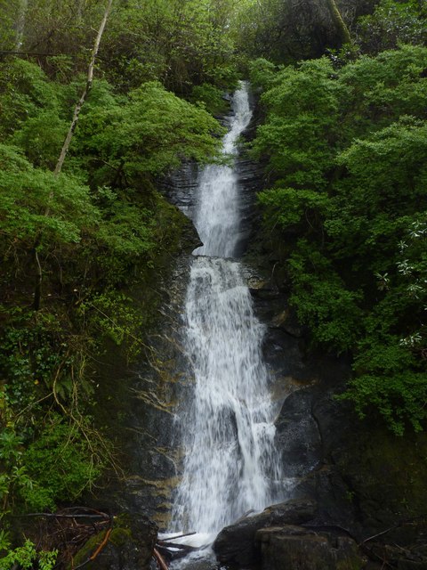 Waterfall near phone kiosk, Carsaig,... © Becky Williamson :: Geograph ...