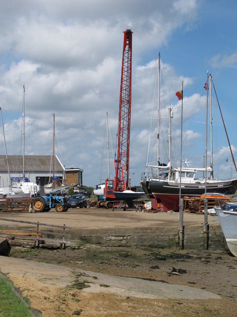 Crane at Waldringfield Quay