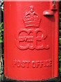 Edward VIII postbox, Glen Avenue / Bramley Close, CO3 - royal cipher