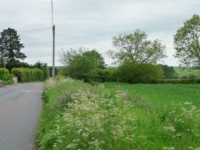 Rushall Road spot height [102 metres]