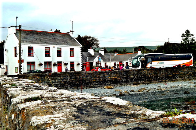 County Clare - Ballyvaghan - Monk's B&B, Seafood Pub & Restaurant along R477