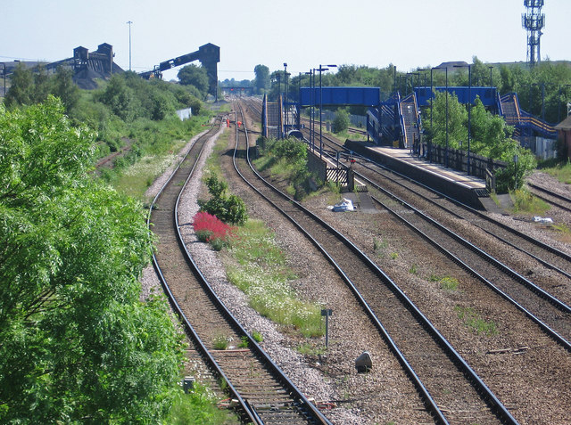 Hatfield - station from road bridge