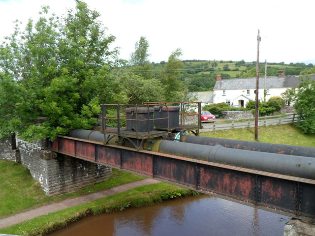 Canal pipe bridge, Llangynidr