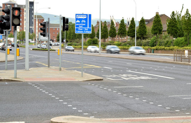 Bus lane, Albertbridge Road (EWAY), Belfast  - June 2014(1)