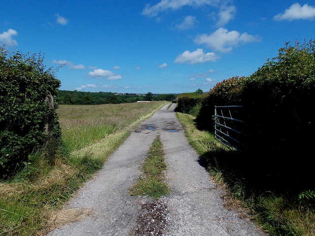 Entrance to Tŷ Newydd Farm, Talygarn
