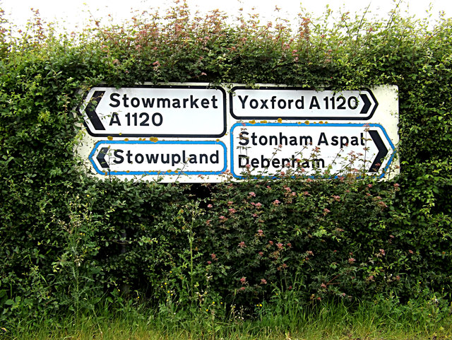 Roadsigns on the A1120 Bell's Lane