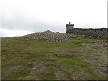 J3527 : Approaching the Great Cairn on Slieve Donard by Eric Jones