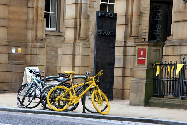 Yellow bikes promoting 'Le Grand Départ' : Leopold Square