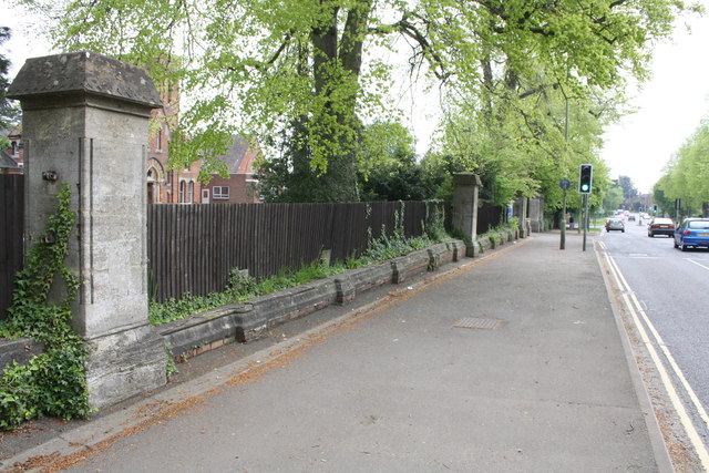 Oxford Road (A4260) outside Horton General Hospital