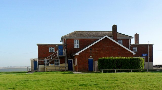 Keymer House, Calshot © nick macneill cc-by-sa/2.0 :: Geograph Britain ...