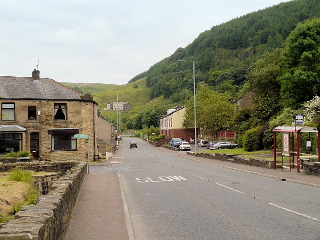 Portsmouth, Burnley Road (A646) © David Dixon cc-by-sa/2.0 :: Geograph ...