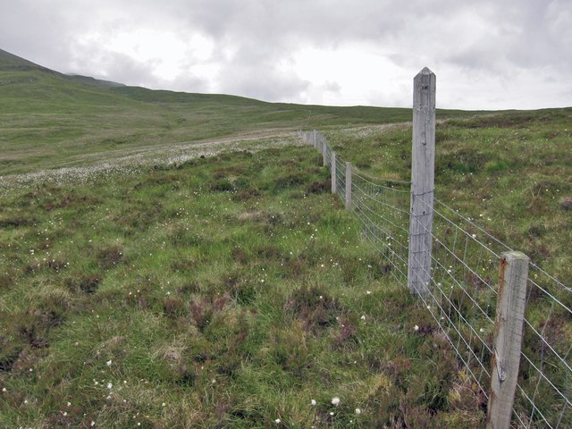 Easy-climb fence