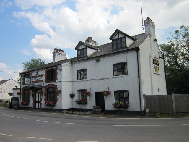 The Queens Head, Sarn © Jeff Buck :: Geograph Britain and Ireland