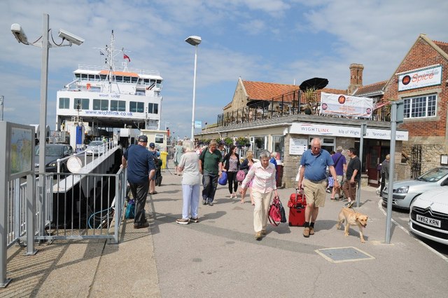 Passengers disembarking the ferry at Yarmouth