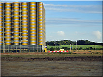 TL4654 : Yellow car park and White Hill by John Sutton