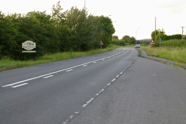 The B6030 enters King's Clipstone