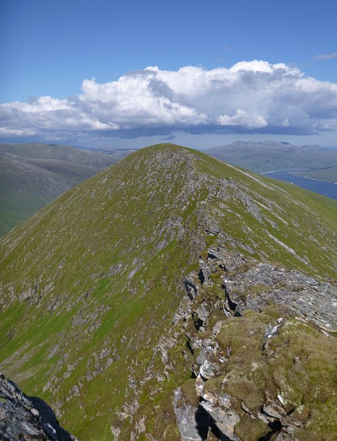 Narrow ridge to Meall Mòr