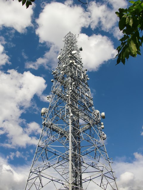 Radio mast by Elbow Lane