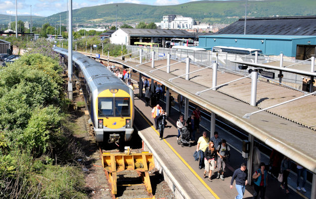 Train, Gt Victoria Street station, Belfast (July 2014)