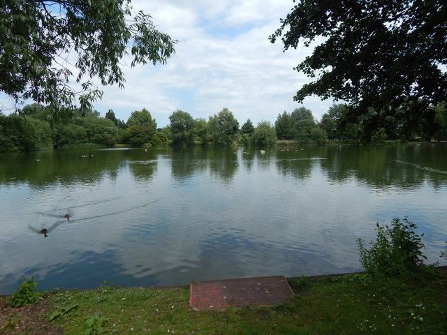 Needham Lake © Hamish Griffin cc-by-sa/2.0 :: Geograph Britain and Ireland