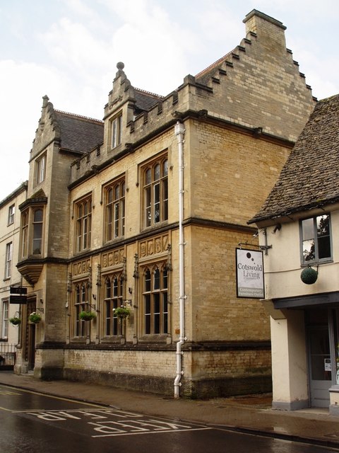 Former Town Council offices Cirencester © Paul Best cc-by-sa/2.0 ...