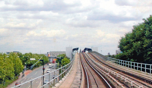 Approaching West Silvertown station, DLR
