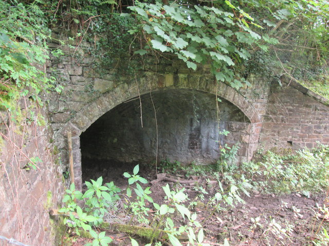 Ynys-y-bont Bridge © Adrian Dust cc-by-sa/2.0 :: Geograph Britain and ...