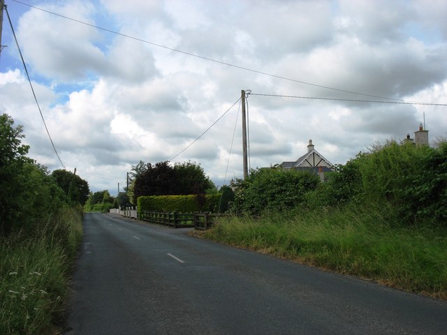 Minor road approaching Tullow
