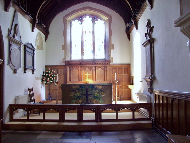 St Lawrence Altar : Chobham