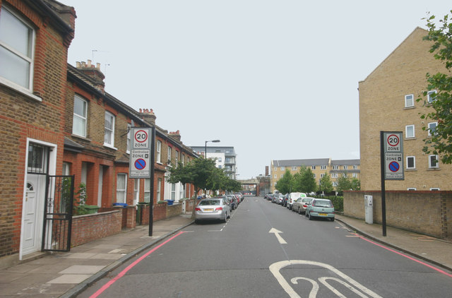 Medlar Street, London SE5 © David Kemp cc-by-sa/2.0 :: Geograph Britain ...